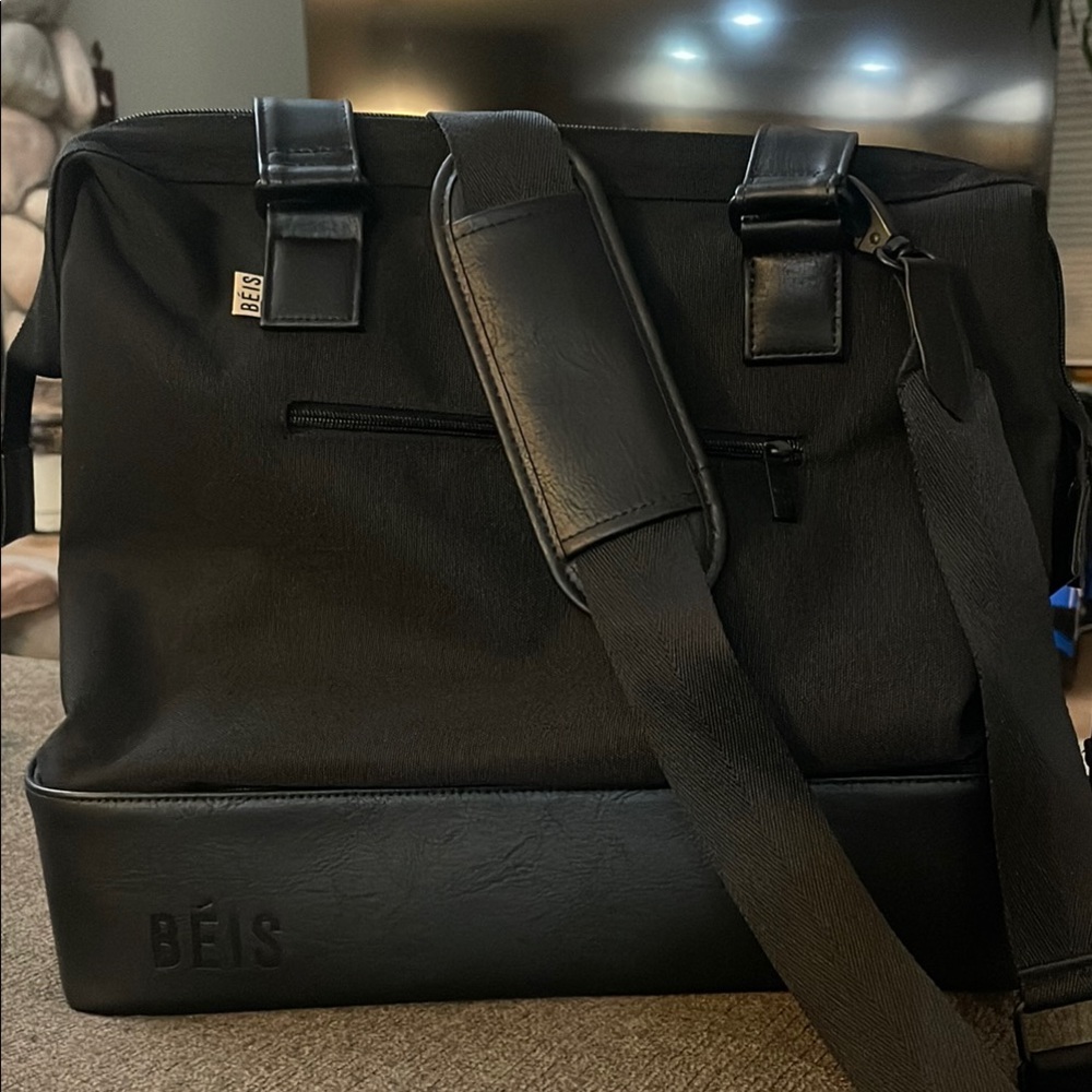 Beis mini weekender bag.